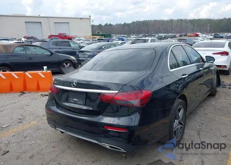 2022 Mercedes-Benz E 350 z USA, uszkodzony, nr VIN W1KZF8DB2NB097137